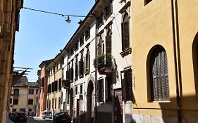 Stay In Verona Center